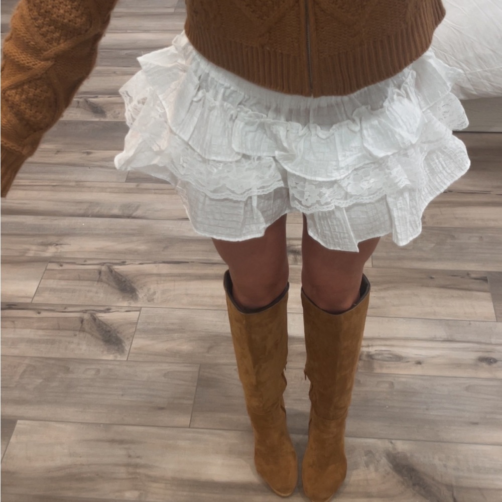White Ruffled Mini Skirt - Picture 2 of 2